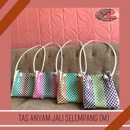 Tas Anyam Jali Premium 2 Kancing Slingbag Medium / Tas Main / Tas Wanita