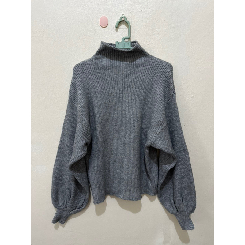 Preloved Sweater Rajut Lengan Balon