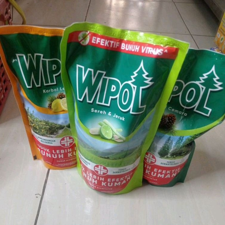 Wipol cairan desinfektan