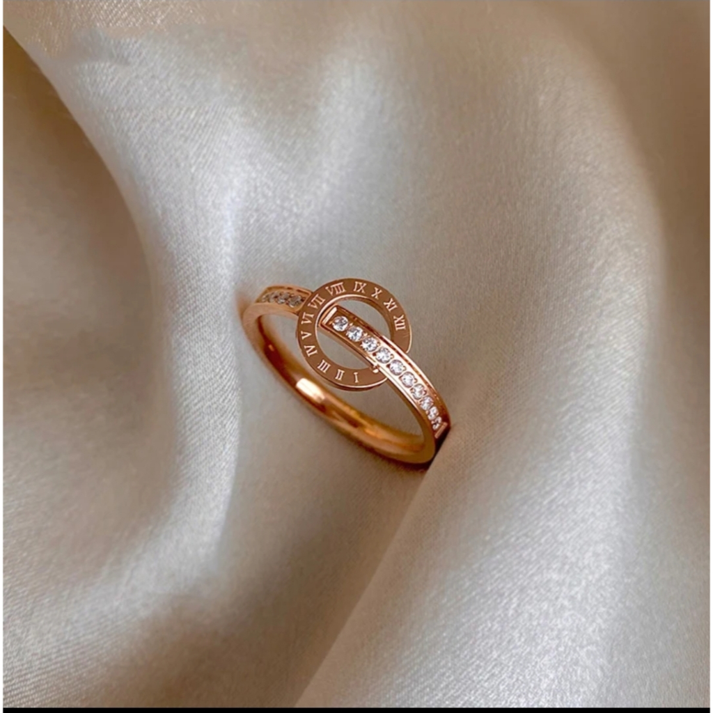 Cincin Titanium Model Huruf Romawi Ring Kristal Artifisial