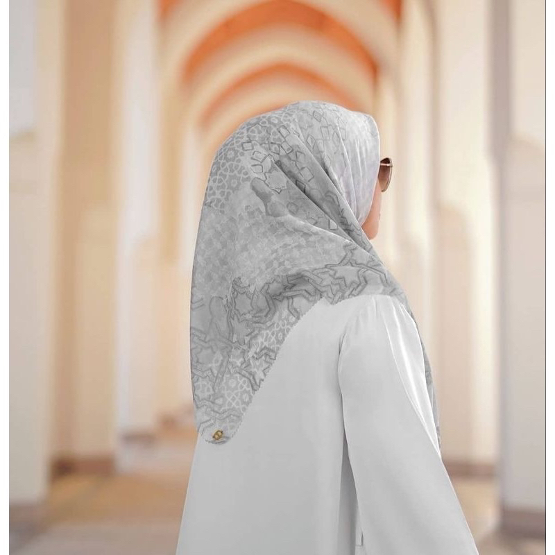 Buttonscarves Haramain White (XL)