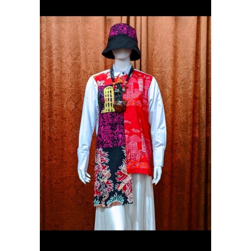 kemeja putih kombinasi tempelan batik