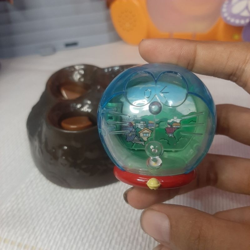 mainan/ figure dikoleksi mcd doraemon versi luar & doraemon gashapon