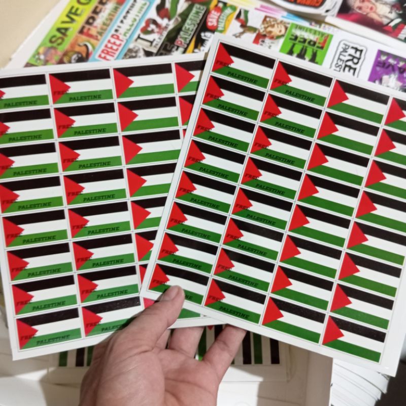 

Stiker Pipi Palestina 1 lembar 18×18cm Isi 32 pcs / Tempelan stiker Palestina Random