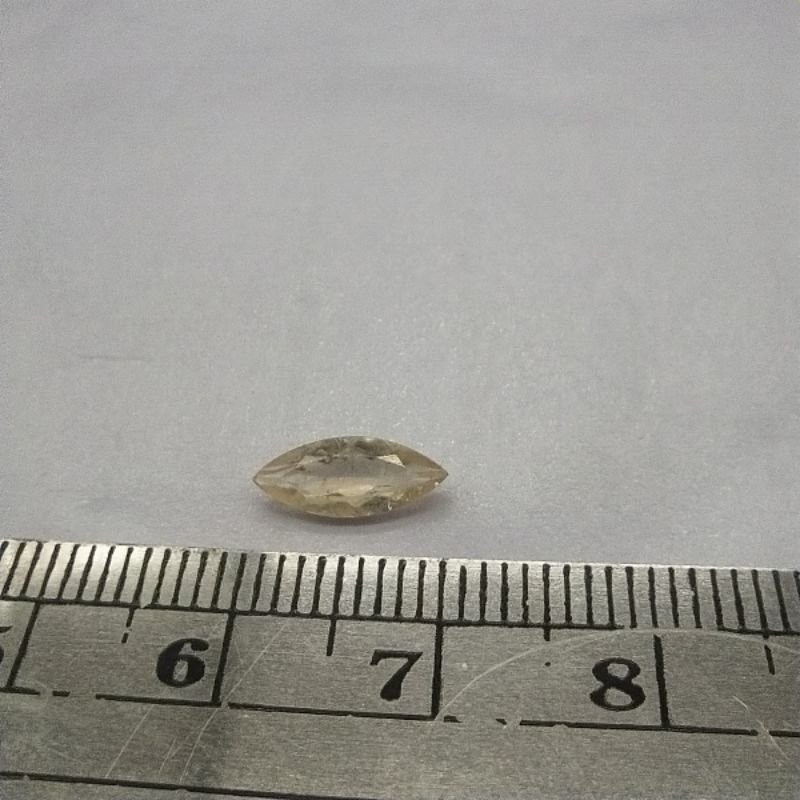 natural yellow topaz 1pcs