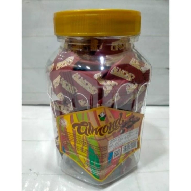 

LLTM1317 11.11 cokelat almond isi 28 pcs ready harga termurah