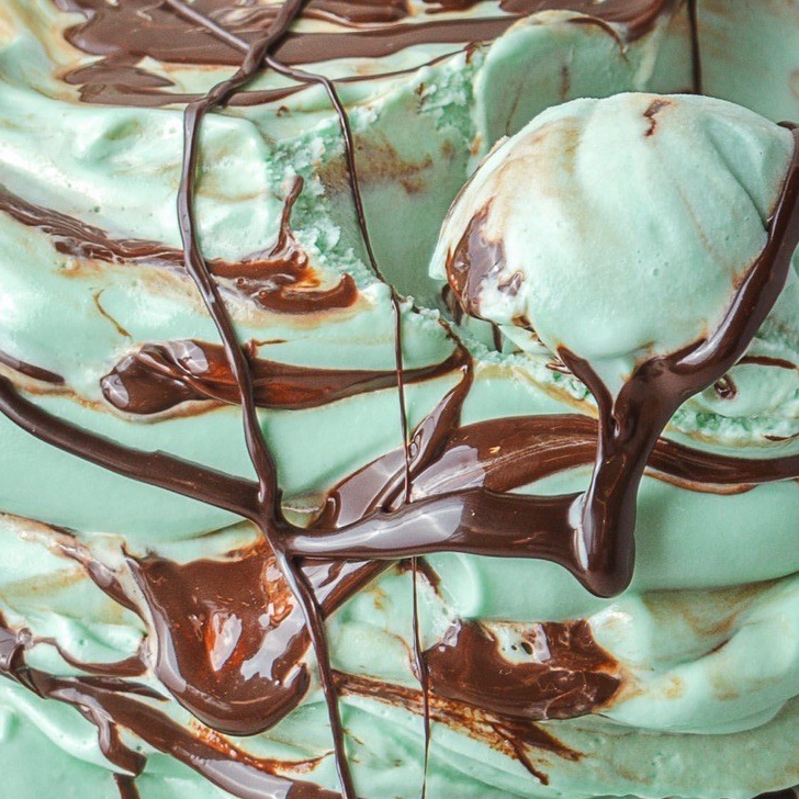 

KBYT0543 GROSIR Mint Chocolate Frozen Treat