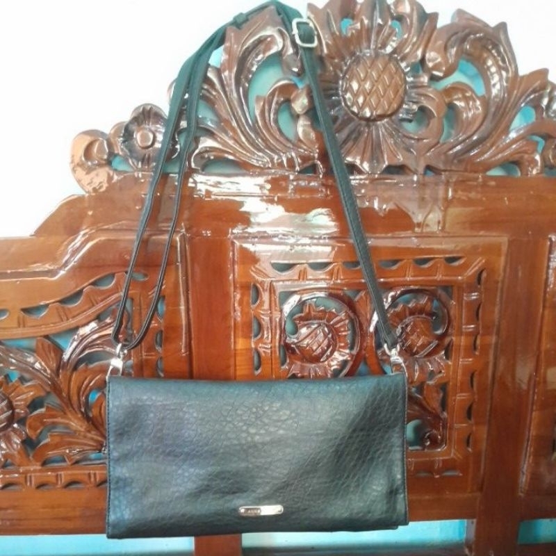 Sling Hitam Anne Klein