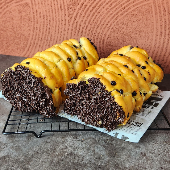 

Roti Gulung Jumbo Coklat / Keju / Abon Sosis