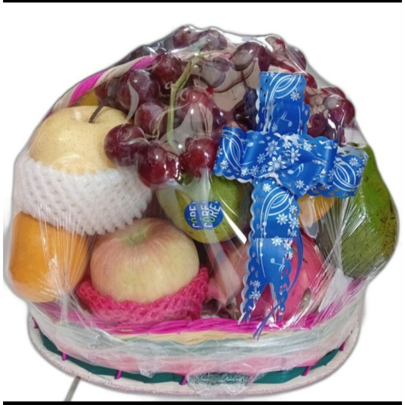 

Parcel buah isian campur, diisi dengan buah yang masih fresh cocok untuk besuk orang sakit, hantaran dll.