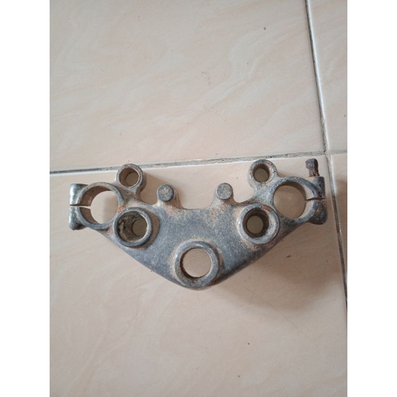 Segitiga Atas Binter Merzy KZ200 ori