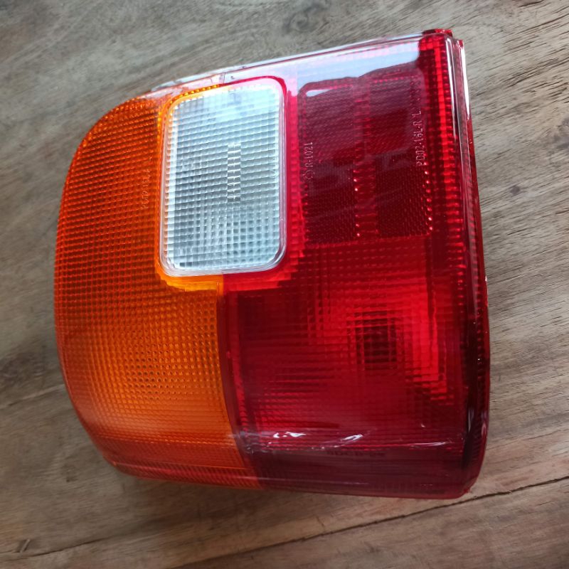 Stoplamp Belakang Daihatsu Ceria Tahun 2001-2003 Impor