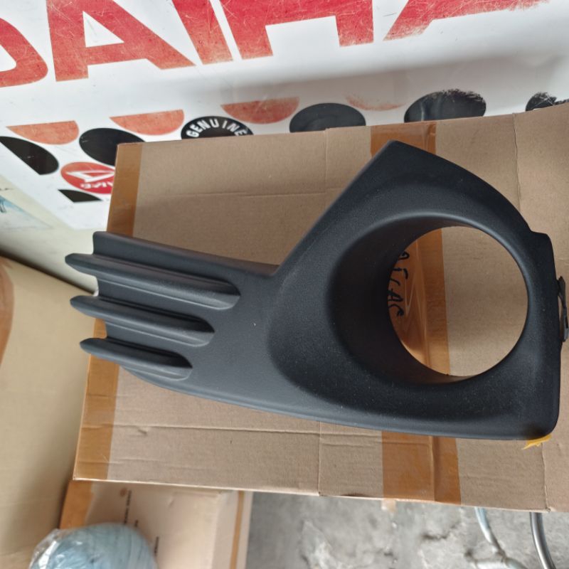 cover foglamp Xenia 2016-2108 ORI 1buah