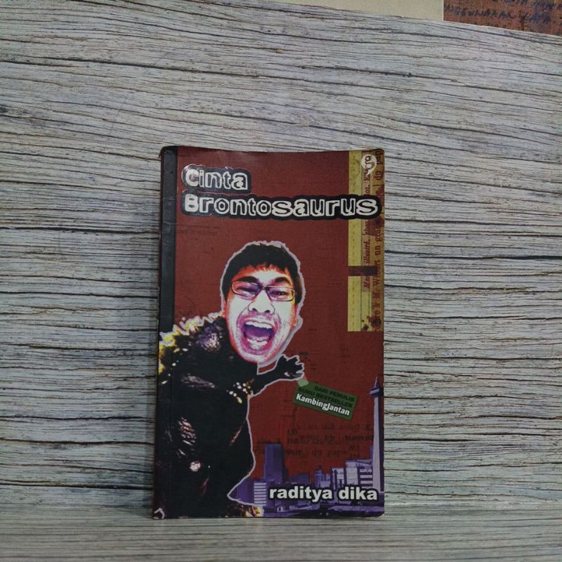 Raditya Dika - Cinta Brontosaurus