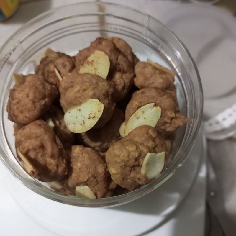

Oatmeal Almond Cookies