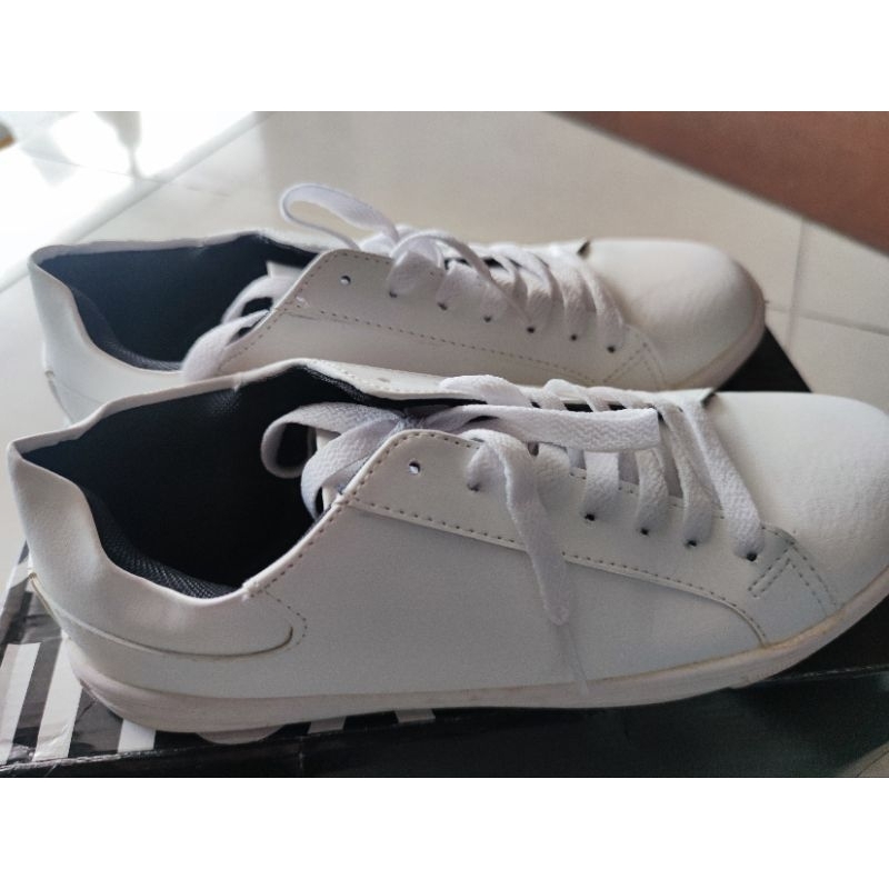 livehaf snearker putih