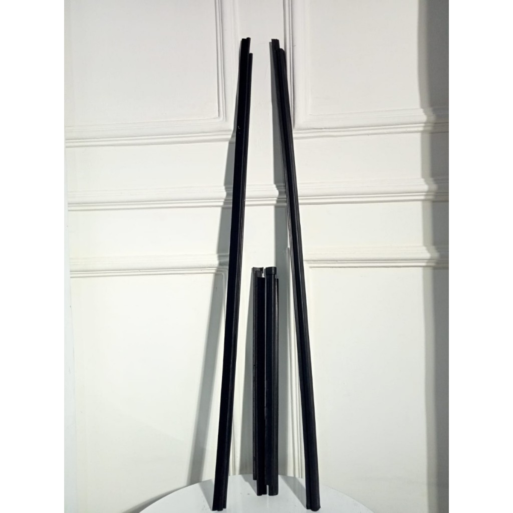 Pelipit Kaca Luar Set 4 Pintu Mobil Nissan Terrano
