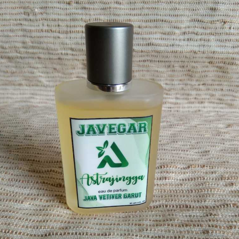PARFOM COWOK,JAVEGAR ,VETIVER,AKAR WANGI,KECANTIKAN,PARFOM BERKUALITAS,PARFOM WANGI,AROMA KHAS AKAR 