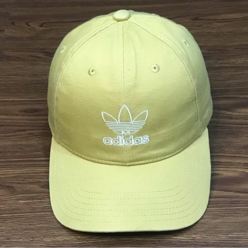 topi adidas trifoil