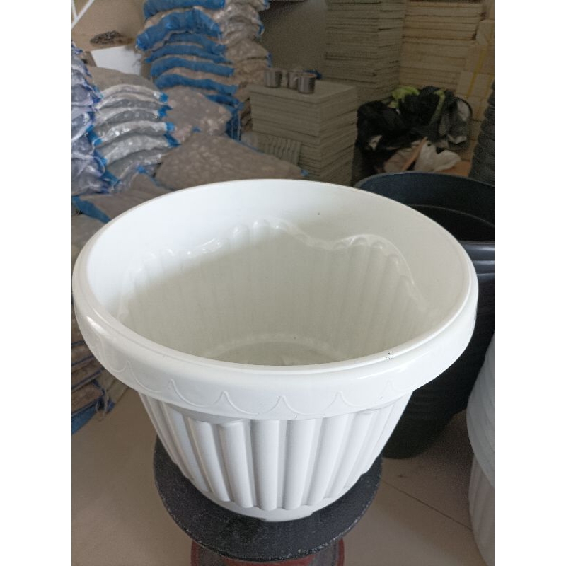 Pot Jumbo Mio Putih 45 | Pot Besar Putih | Pot Merk Mio Pot Tanaman Hias Putih Jumbo