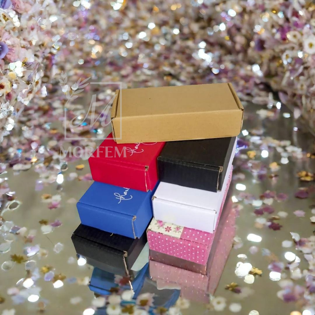 

Box Custom Kardus | Kardus Box I Kardus Hampers | Kardus ukuran 20x10x4.5 cm I Box 24x24x7 cm | Box Hampers Sajadah | Ultah | Souvenir