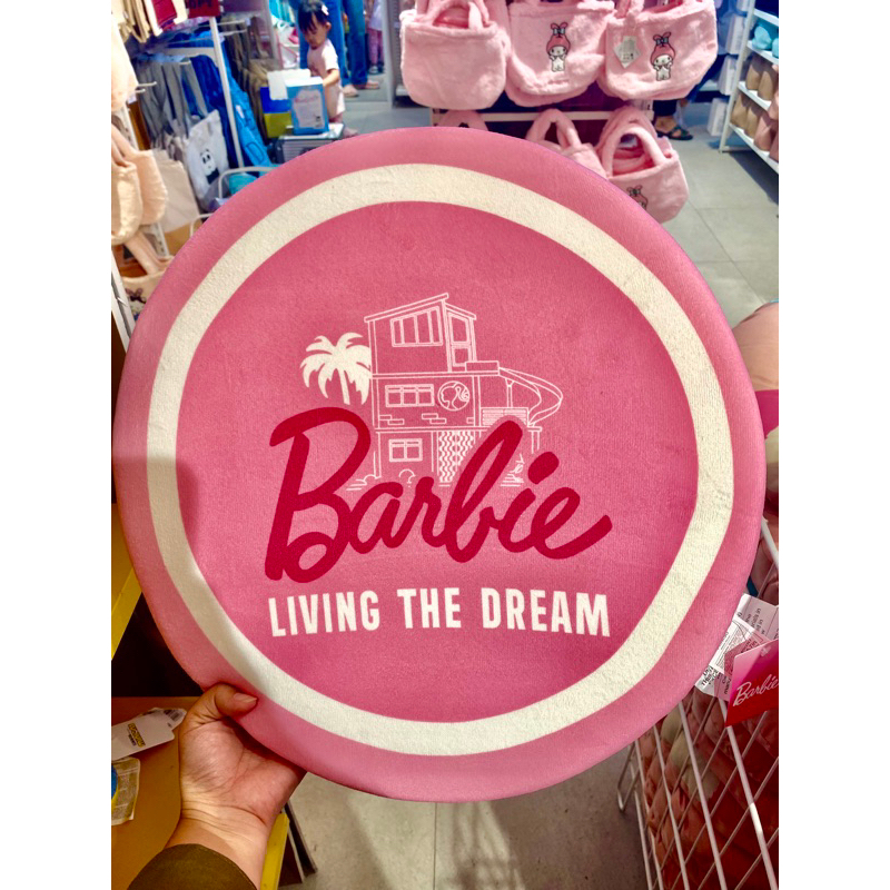 MINISO X BARBIE BANTAL DUDUK