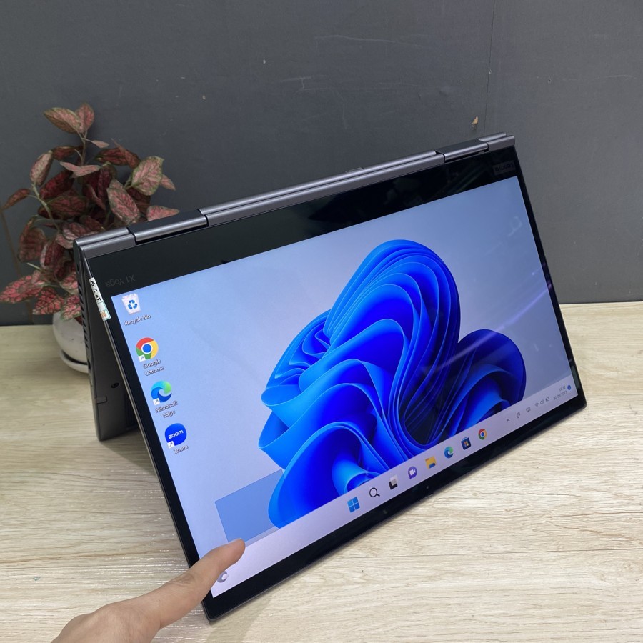 LAPTOP LENOVO THINKPAD X1 YOGA I7 GEN8 RAM 16 GB SSD 2 TB 4TH MURAH - X1 YOGA i7 G8, RAM 16 SSD 128