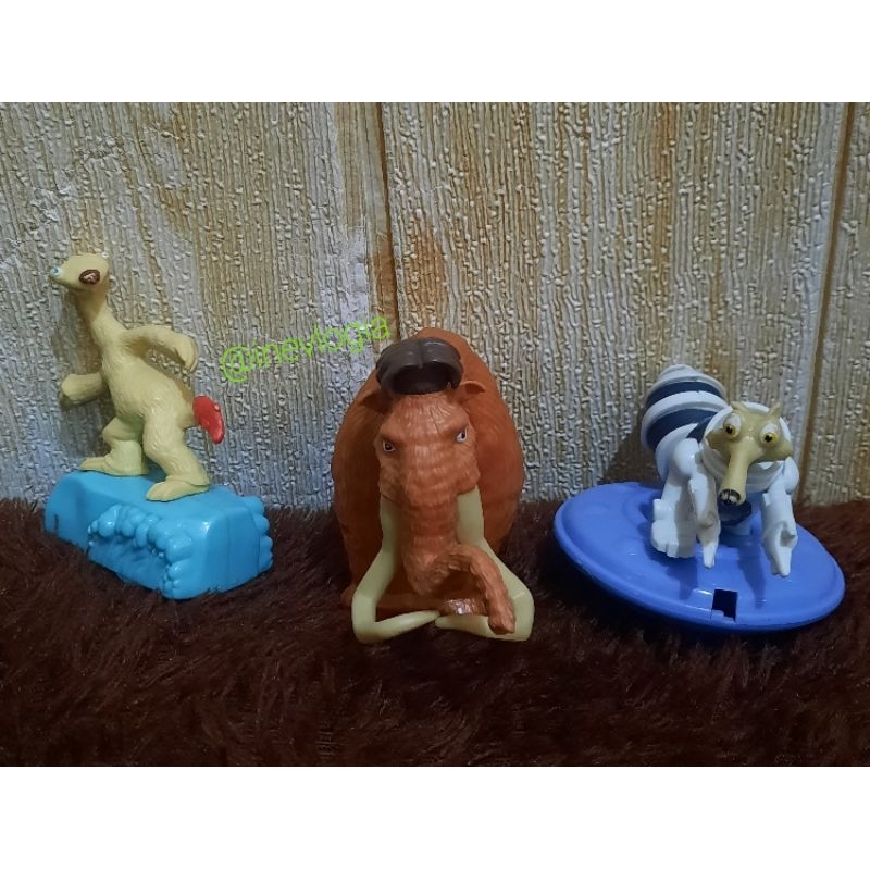 Mainan Figure Ice Age/Baby Shark MCD happy meal murah ori