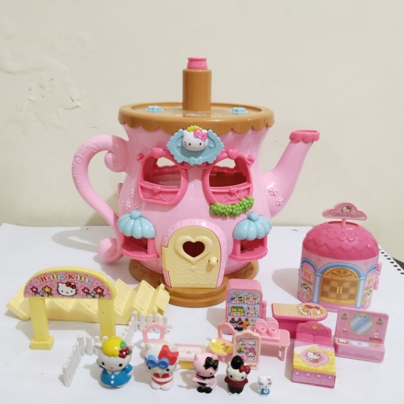 Rumah - Rumahan Sanrio Hello Kitty Teko Kafe Playset - Hello Kitty Teapot Cafe (Second/Preloved)