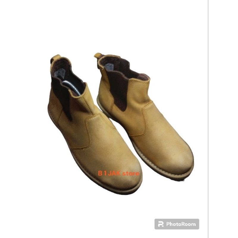 SEPATU CHELSEA BOOTS (SECOND)