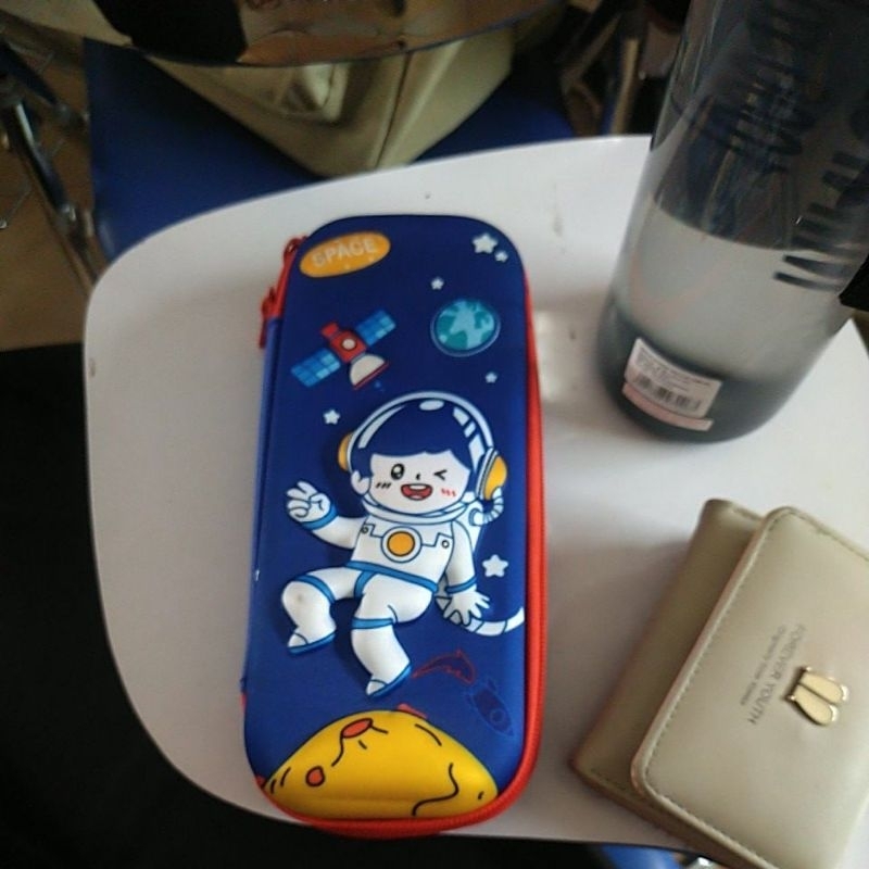 

Pensil Case Pembawa Keberuntungan Astronot 20cm×5cm Bahan kokoh anti air