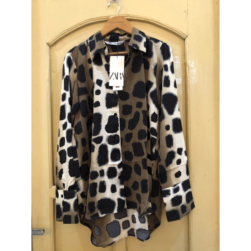 Kemeja BRANDED ZARA Sutra Bebatuan Coklat Masih Ada di Store