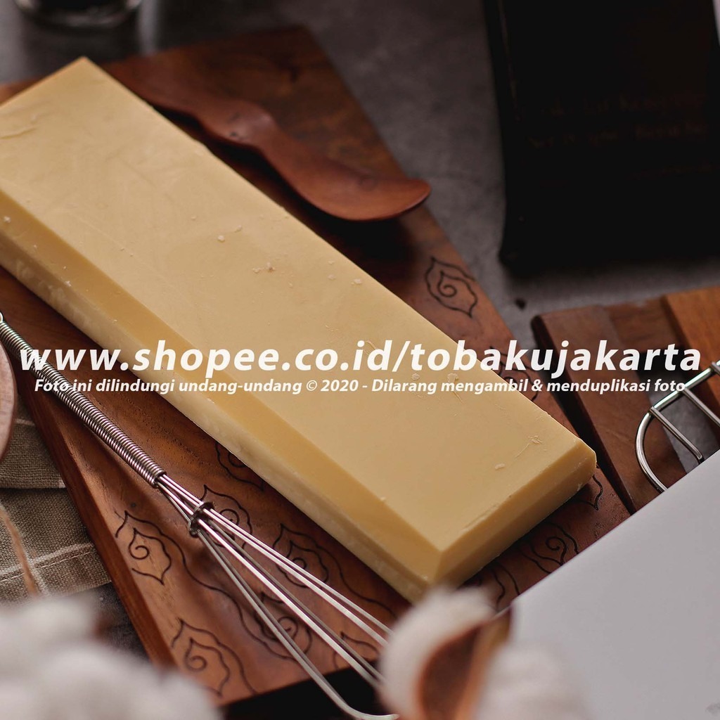 

Schoko White Batang 250gr Couverture Chocolate Cokelat Baking Coklat Putih Indonesian Chocolate
