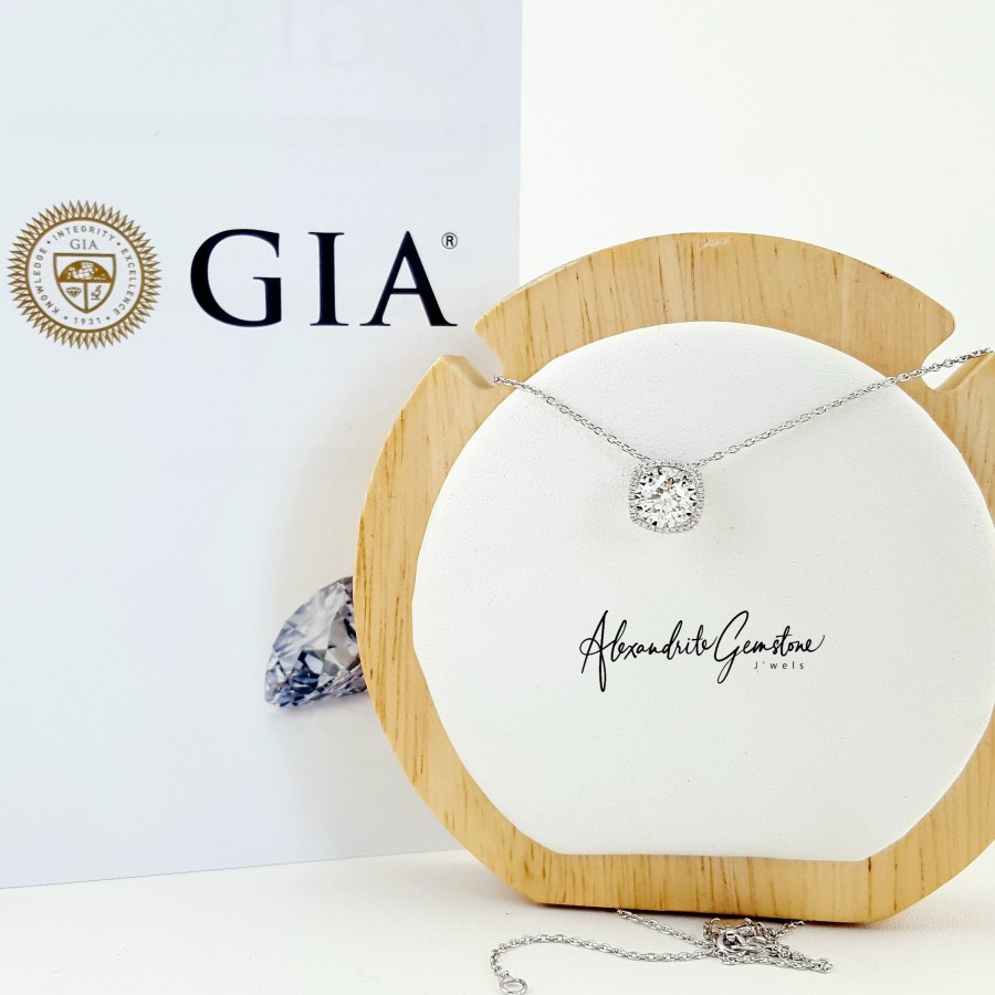 AG Jewellery D0823025 - Liontin Emas Berlian GIA 0.71ct I vvs2 3ex