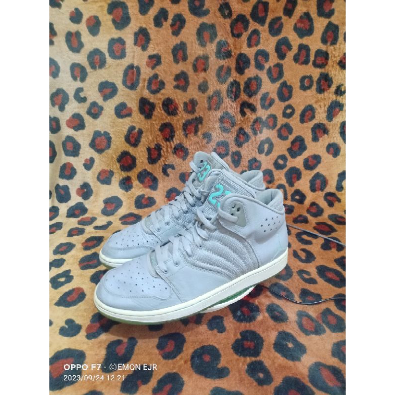 #49 Sepatu Second Jordan