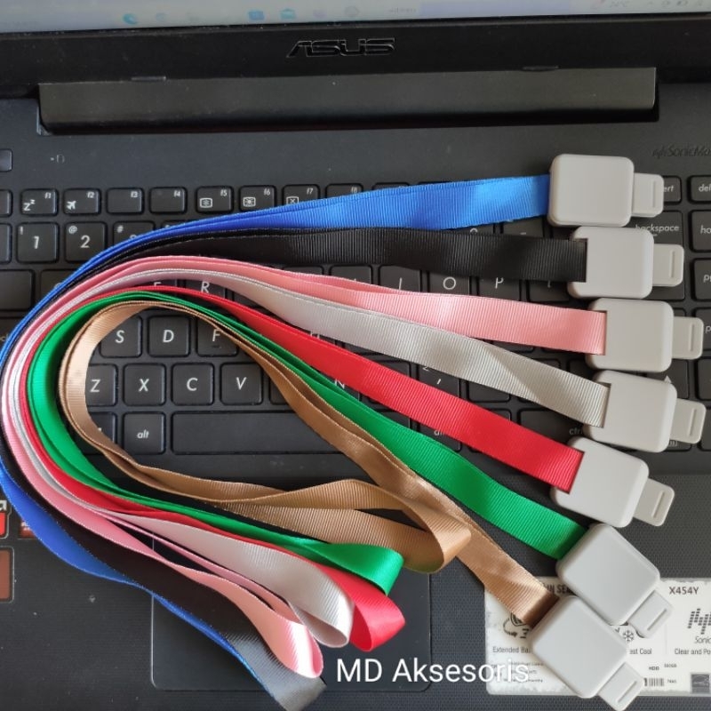 

Tali Id Card Tarik Motif Solid Lanyard Tarik Kartu Id Card Gantungan Kartu Id Card Bisa di Tarik