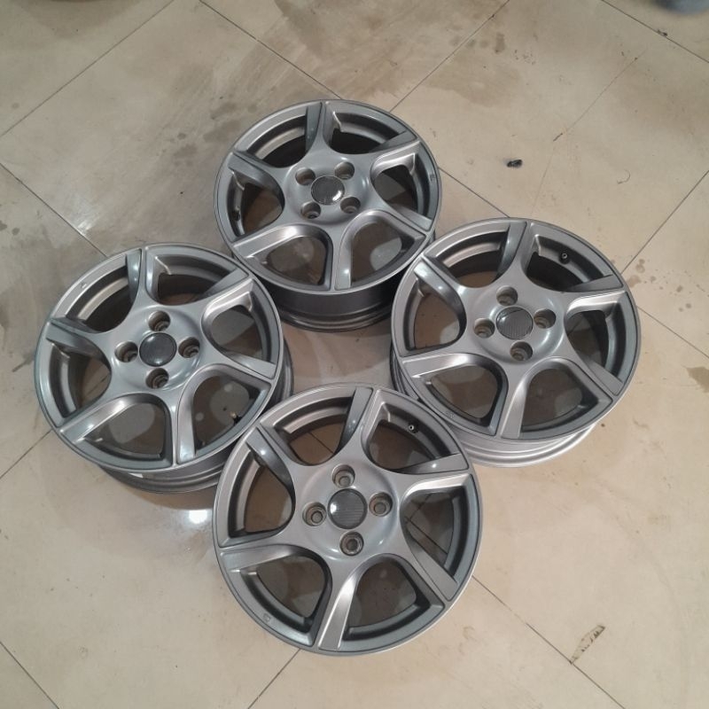 Velg Bekas Mobil Murah ORIGINAL DATSUN Ring 15 Bisa buat Ayla Agya Sirion Karimun