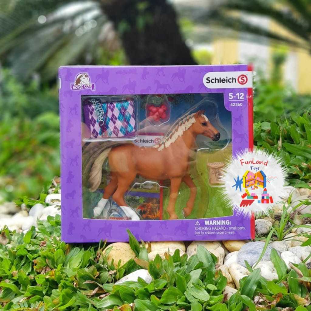 Schleich English Thoroughbred with Blanket Playset