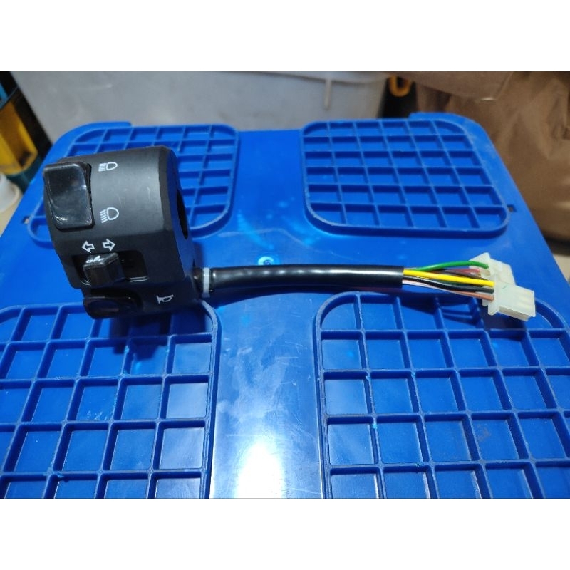 Saklar Holder Kiri Yamaha Lexi Lexy Original Ori Asli