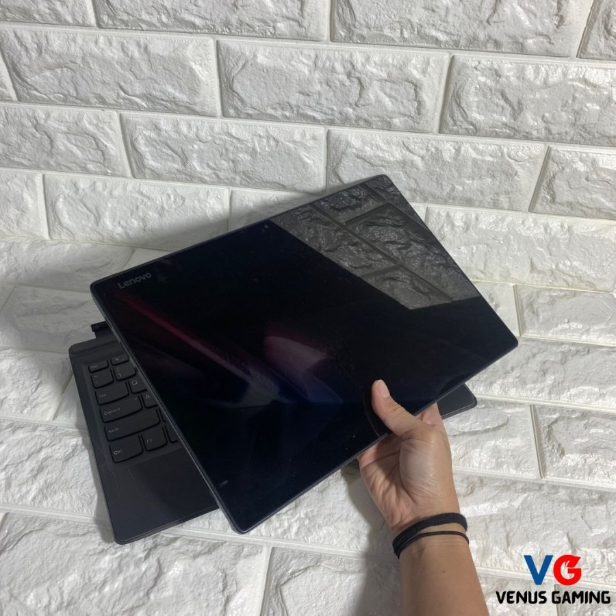 Laptop Murah Lenovo MIIX 520 i7/i5 Gen 8