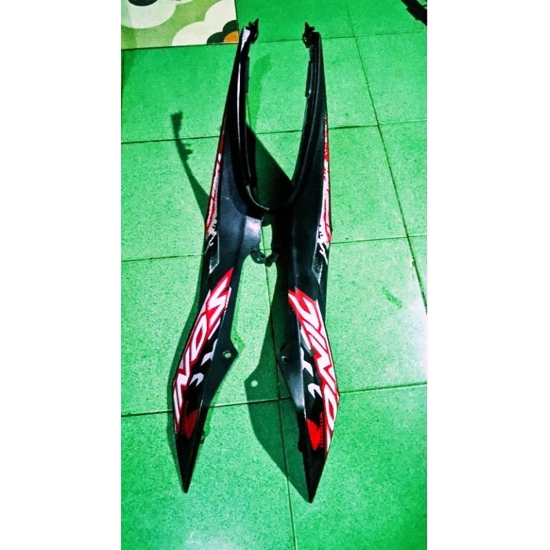 cover side sambungan bodi sayap Honda Sonic 150R copotan nominus