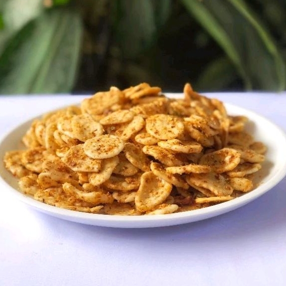 

Kerupuk Seblak Pedas Daun Jeruk 500gr