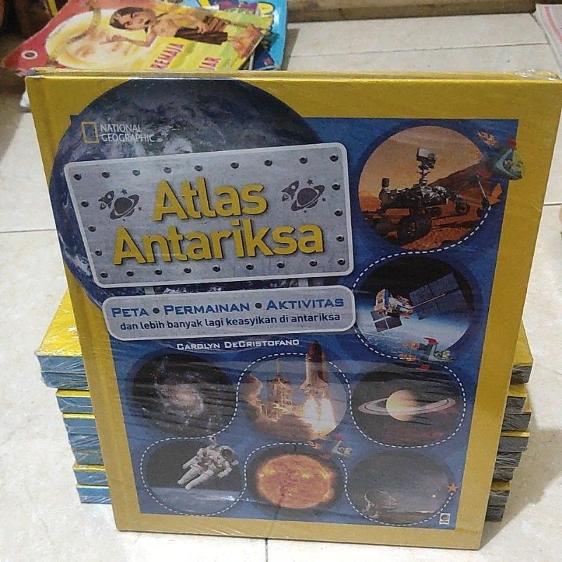 original buku National geographic atlas antariksa (peta, permainan, aktivitas)