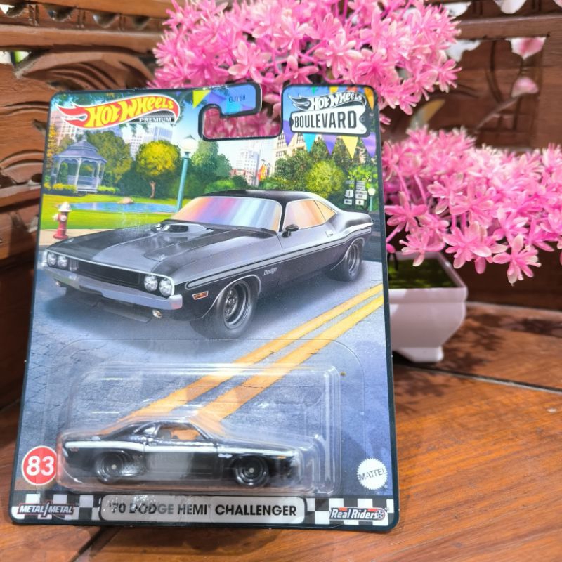 HOTWHEELS 70 DODGE HEMI CHALLENGER BOULEVARD PREMIUM