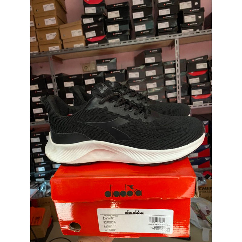 Diadora Flano Pria Ori Sale / Sepatu Diadora Hitam putih Pria sale *original store*