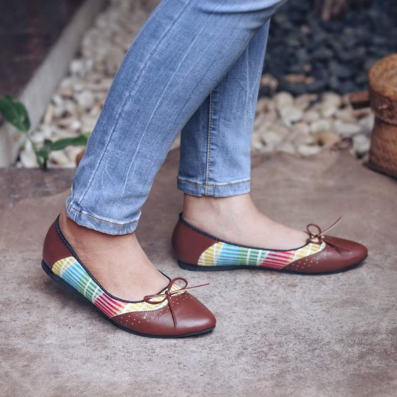 FLAT SHOES TENUN, FLAT SHOES ETNIK, SEPATU TENUN, SEPATU ETNIK, SEPATU KULIT ASLI, SEPATU HANDMADE
