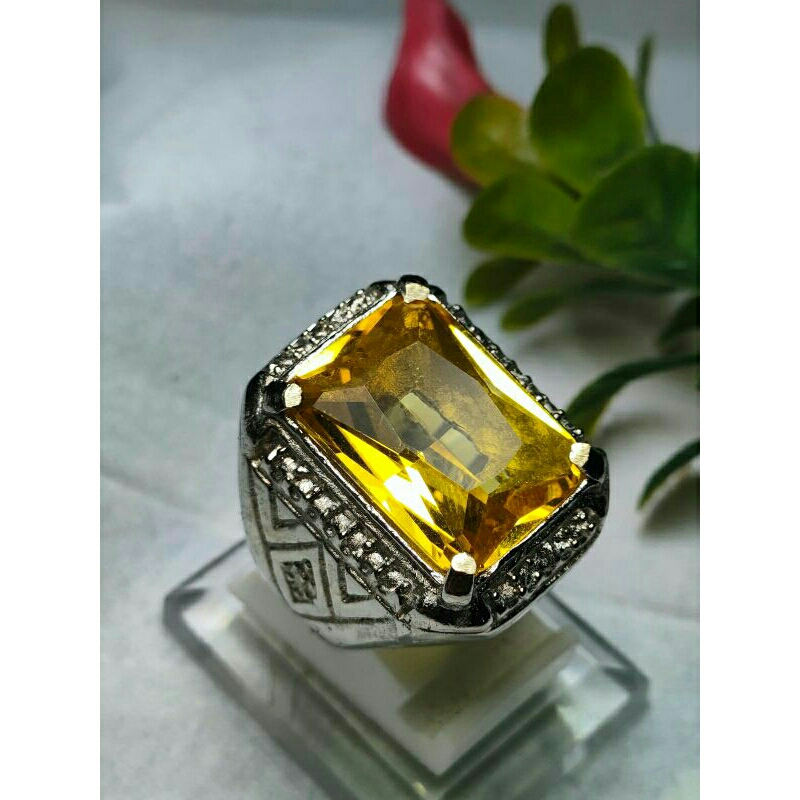 yellow safir