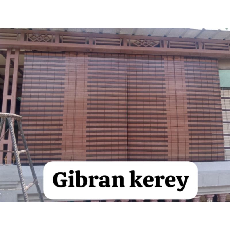 Tirai kerey gulung outdoor bahan PVC motif kayu lengkap tali penggulung
