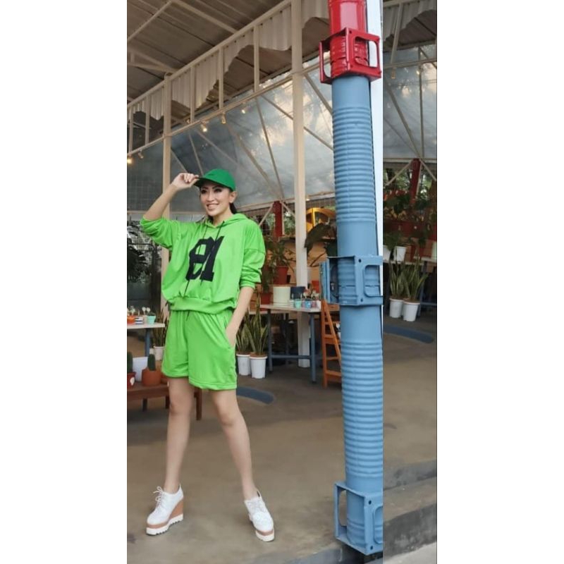 SETELAN WANITA HOODIE CELANA PENDEK BAHAN KAOS