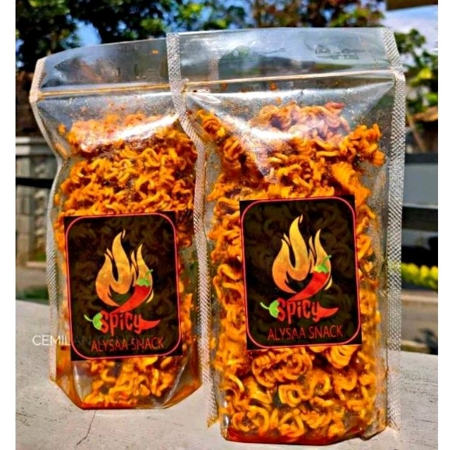 

MIE KRIUK mie kering pedas daun jeruk cetar100 gram